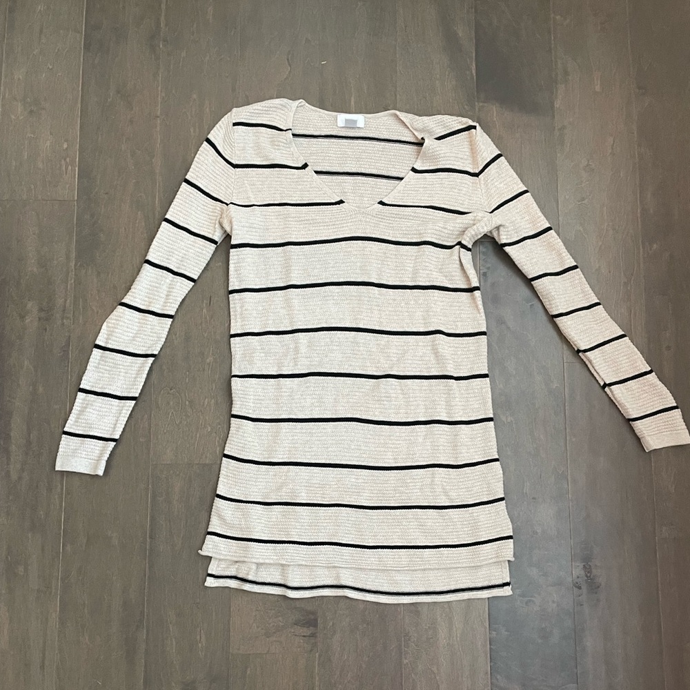 Stripe v-neck sweater